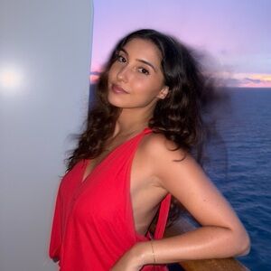 Meet your Posher, Estrella